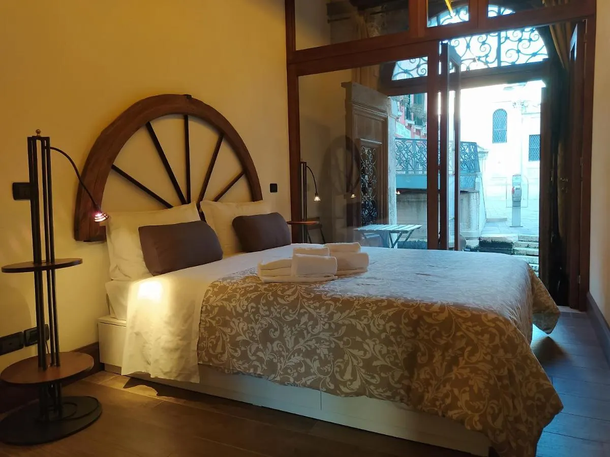 Gradenigo Apartments 767 Venice 0*,